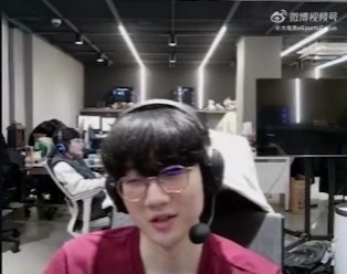 很多男粉想和你交往!Viper:不要说这种话啦,我不是那种取向
